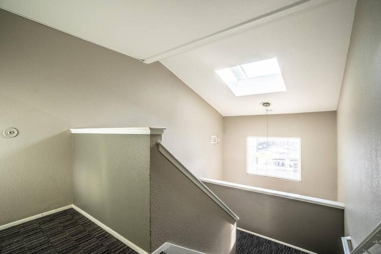 Modern And Spacious Apartment- Gym, Wifi, Free Parking Seattle Ngoại thất bức ảnh